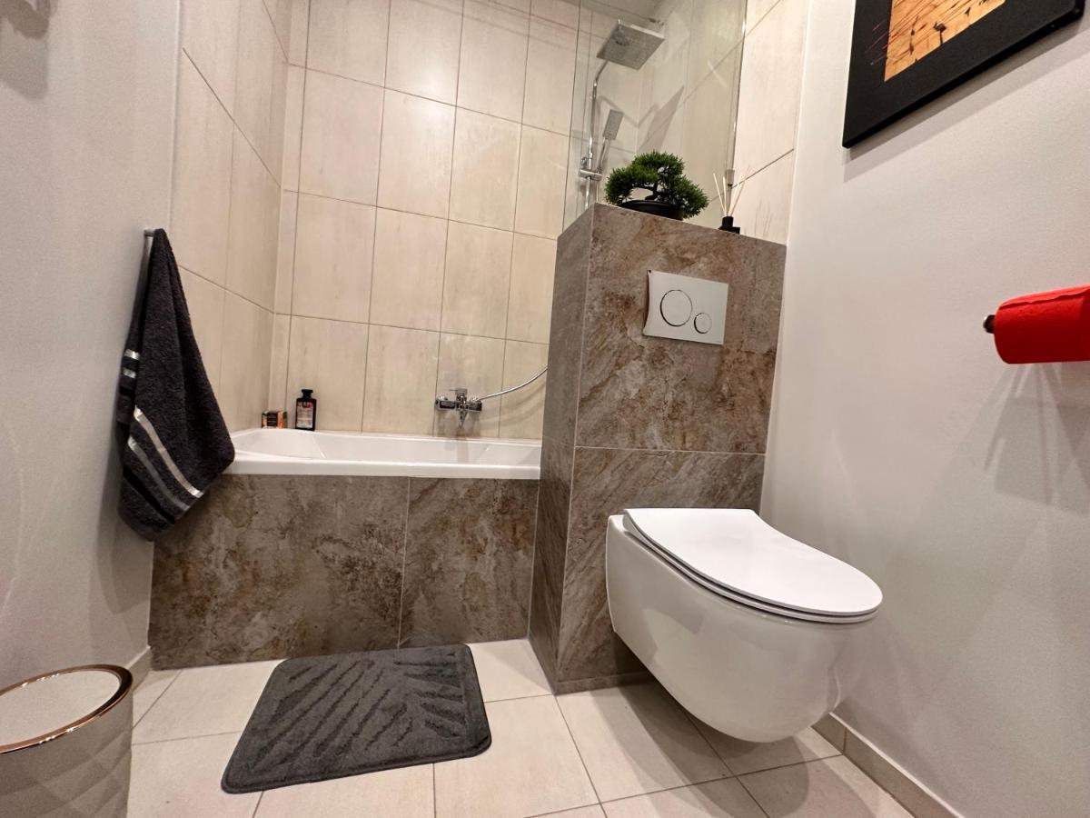 Be Inn - Luxury Apartment Gliwice Zewnętrze zdjęcie